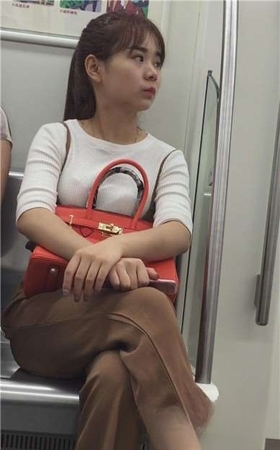 简直美若天仙，仙女下凡，能遇到这样甜美漂亮的美女