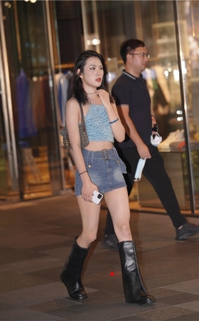 超短牛仔裙小妹(66P)
