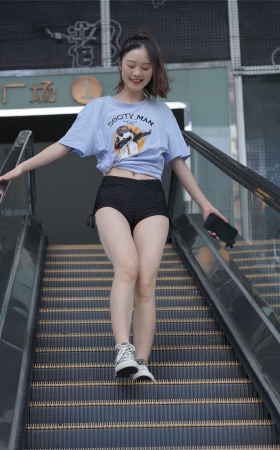 kaine模拍作品 – 攀岩的热裤美女