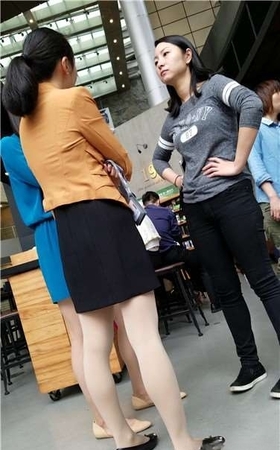 4k超清，气质丝袜美腿短裙OL美女小姐姐