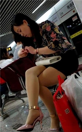 4K 粉色高跟、肉丝、高颜值街拍美女