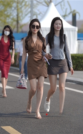 两双美腿(175P)