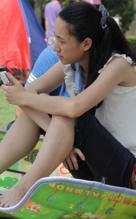 No145 长相似少女的年轻妈妈一双玉足性感无比