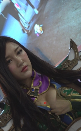 漂亮的长发女孩