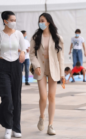热裤长腿小姐姐 [12P]