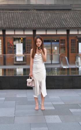 街拍吊带白裙小仙女 [19P]
