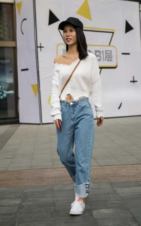 香肩美女 [11P]