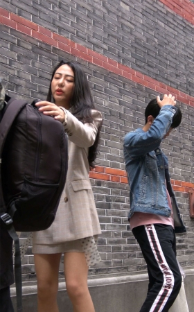 性感身材米色高跟短裙御姐