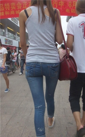 牛仔裤妹子