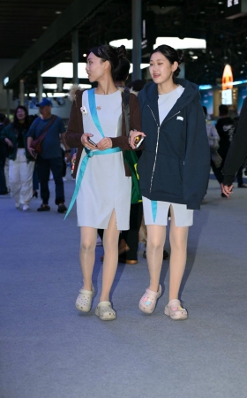 两个R丝女孩儿 [17P]