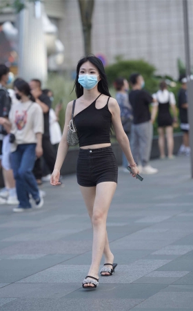清秀甜美女孩