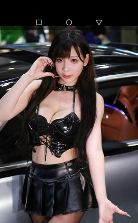 单反相机录白丝性感车模2分钟 2P