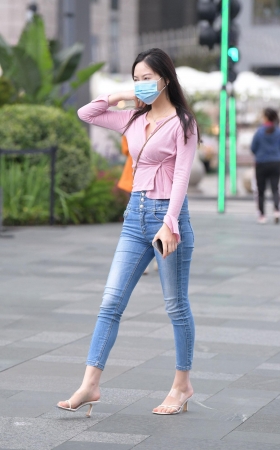 紧牛女子 [20P]