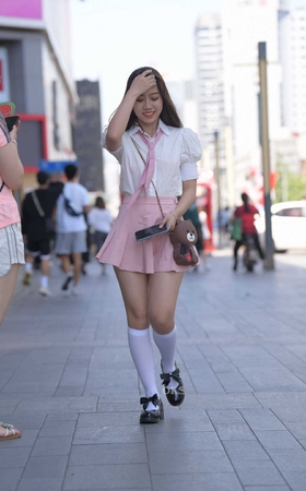 一筒街拍作品★粉红色的叮咛 【套图+视频】 [10P]