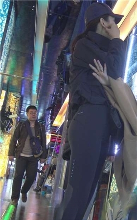 4k-极品圆臀长腿紧身裤美女（上）[1.79 GB]