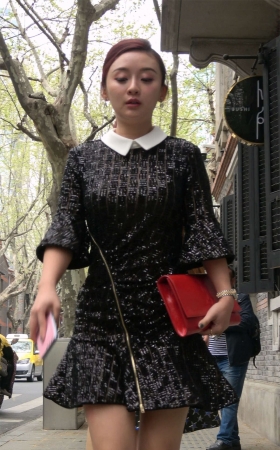 米色高跟鞋连衣裙美腿极品美女
