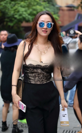 时尚美胸 [18P]
