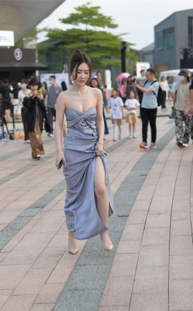 气质长裙女孩儿