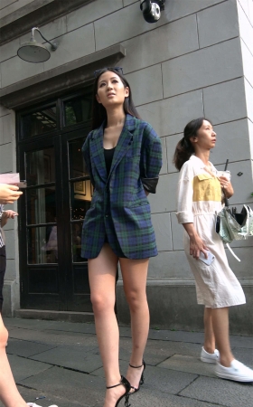 性感高挑热裤长腿高跟美女