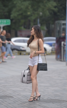 性感热裤妹妹