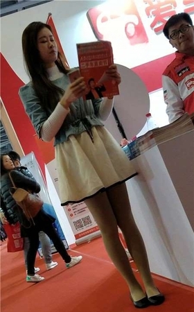 4k-小清新短裙丝袜腿美女小姐姐