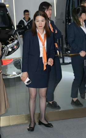 241121-5=35√豪车展台，黑丝销售经理 6P