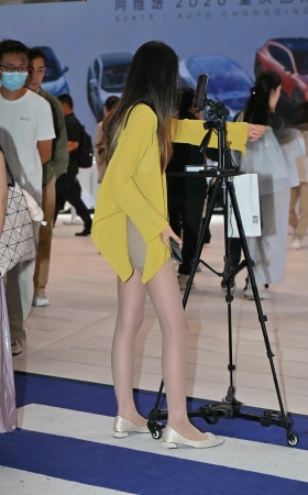 纤细美腿肉丝热裤主播 [17P]