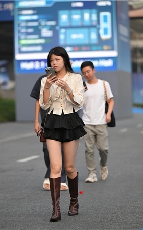 黑裙小姐姐(53P)