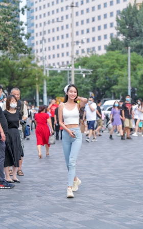 邻家小妹 清新活泼