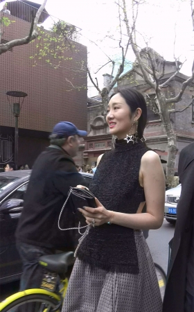 露背连衣裙性感美女靓模摆拍