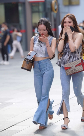 喇叭牛仔裤姐妹