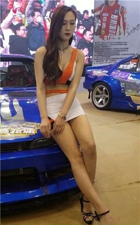 4k超清画质！苗条火辣劲爆身材大长腿车模女神