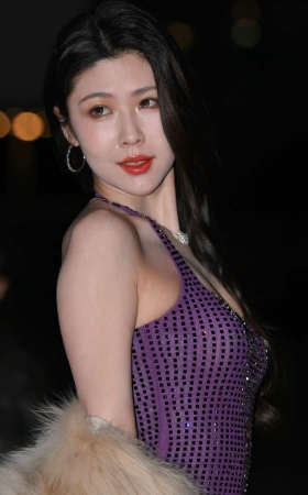 26327-19-113√少妇天花板-弦子-穿貂真好看 11P