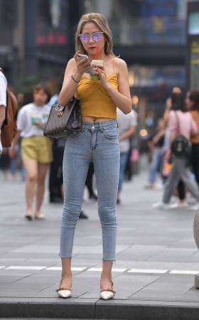 黄色背心紧牛~ [19P]