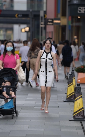 靓丽气质美人儿