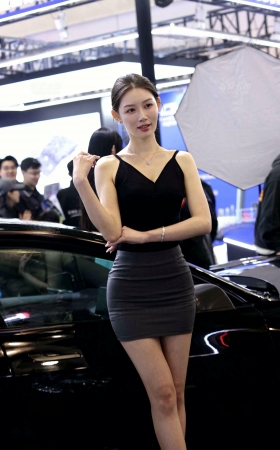 3.28 网红车模敏敏gtshow苏州改装车展灰裙4K