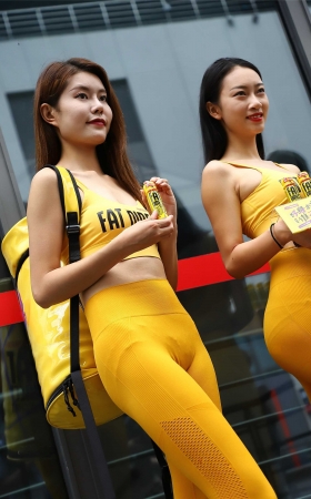 健身黄衣美女2 [22P]