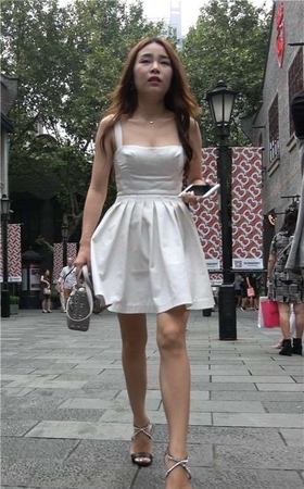4K 街拍身材性感的三姐妹