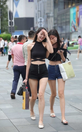 人群中养眼的长腿闺蜜 [29P]