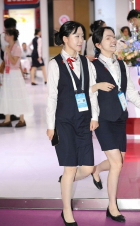 某银行轻熟职员肉丝细高跟制服 8P