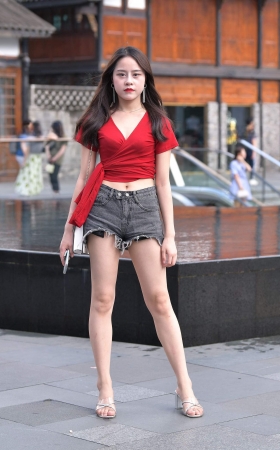 热裤美腿好闺蜜 [17P]