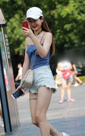 腿型完美的直播妹妹 [23P]