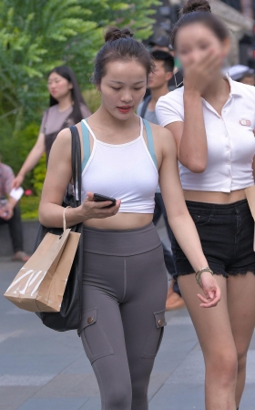素颜de紧身裤小姐姐 [20P]