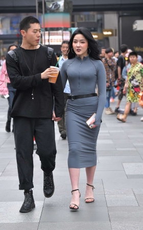 连体紧身裙女友 [12P]