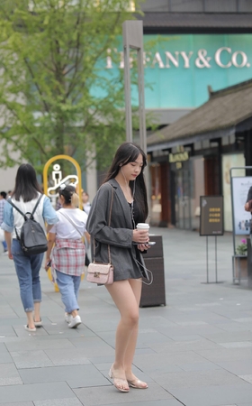 可爱美眉