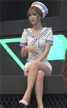 超级甜美天生丽质的小清新制服美少女。