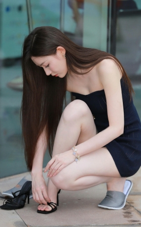 25成都车展，深蓝色短裙–敏敏 [21P]