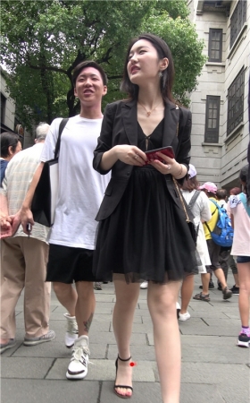 漂亮的气质黑裙美女