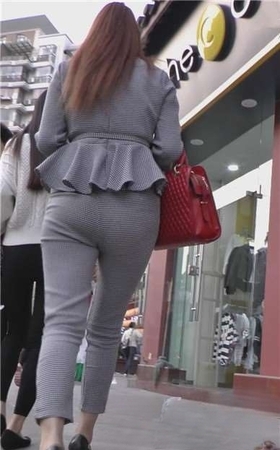 街拍性感美臀高跟鞋马尾辫少F [1.93 GB]