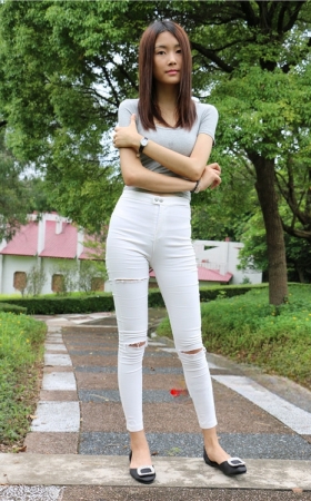 白色紧身裤小姐姐(98P)